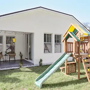 Bohemian Escape - 7 Min To The Beach, Bbq Grill, Playground Holiday home