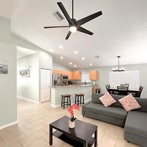 Simple House 5 Beds 4 Baths Near Beach Holiday home